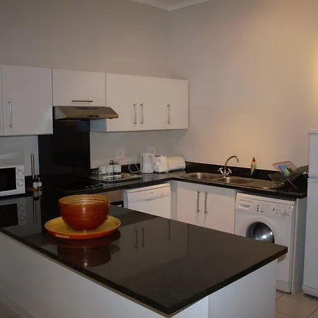 Surferscorner Self Catering Apartments Muizenberg Exterior photo