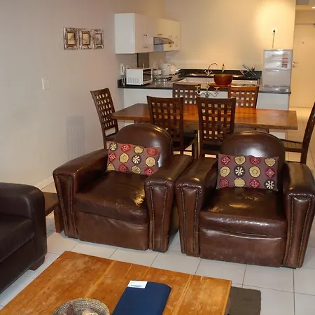 Surferscorner Self Catering Apartments Muizenberg Exterior photo
