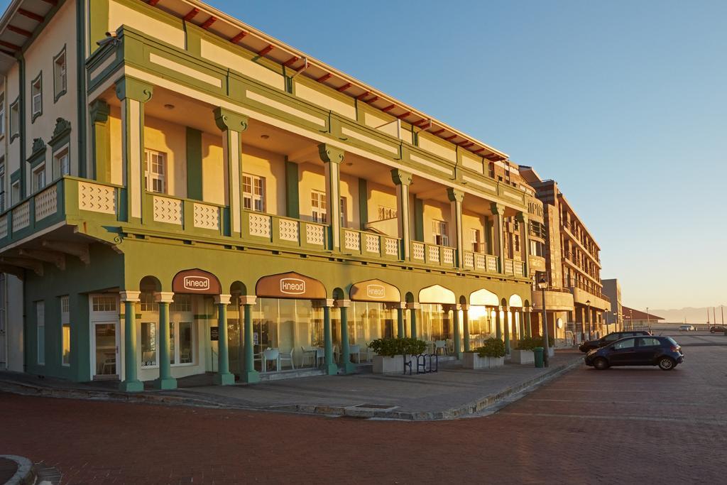 Surferscorner Self Catering Muizenberg
